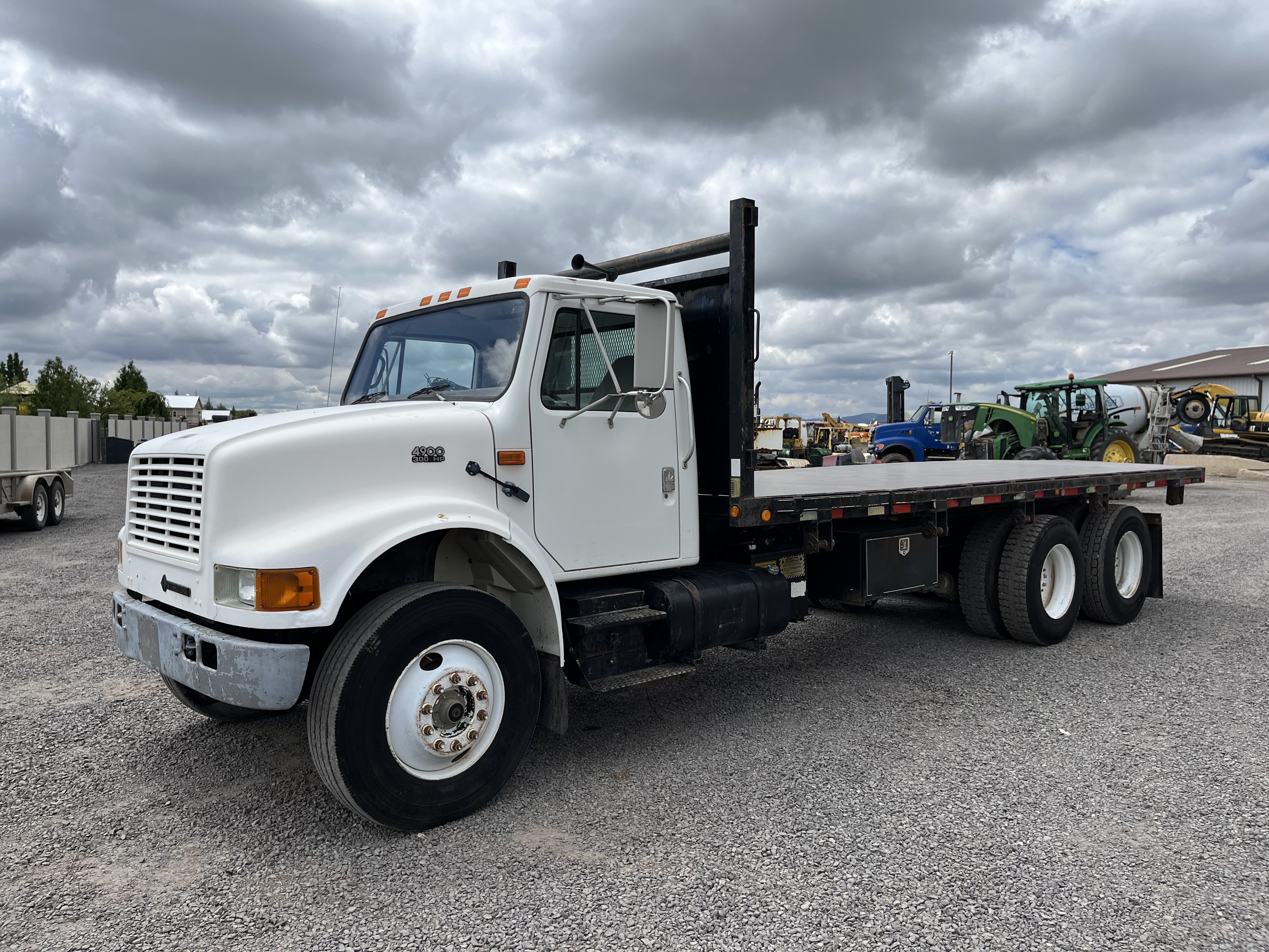 INTERNATIONAL 4900